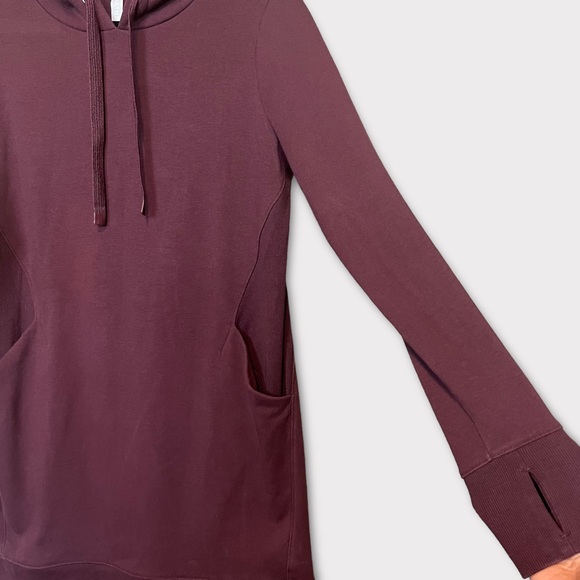 ATHLETA Triumph Sweatshirt Dress Size Medium Hooded Burgundy Purple Pockets - Picture 6 of 9